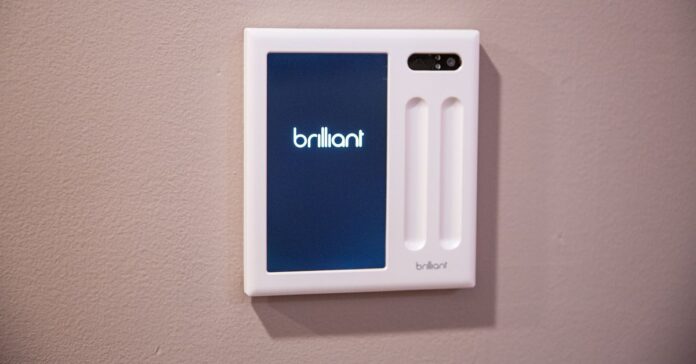 236752 Brilliant Plug In smart switch JTuohy 0004